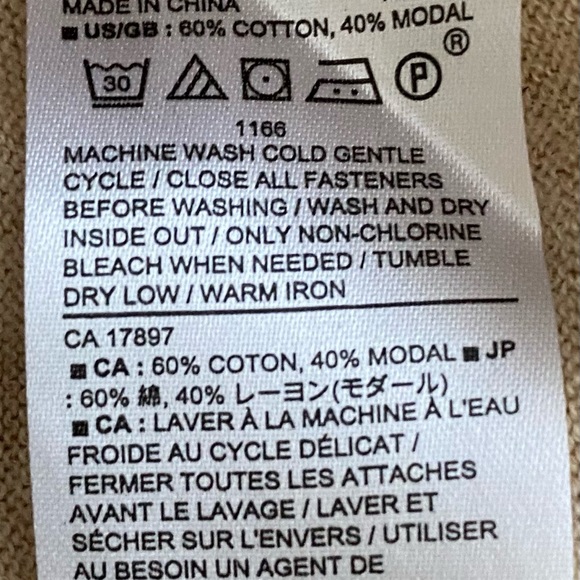 Banana Republic oatmeal colored V-neck cardigan size small w crochet trim - Picture 8 of 8